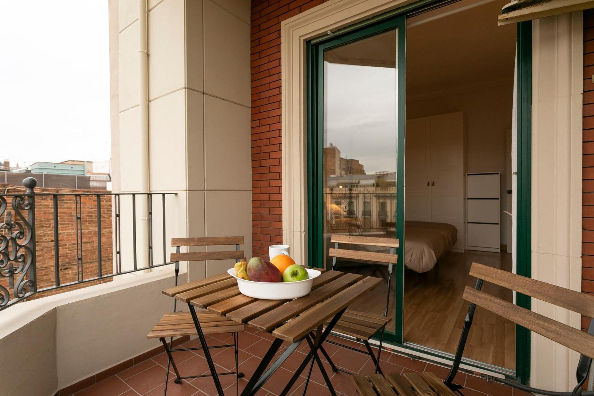Long Term Gran Via Apartment Barcelona