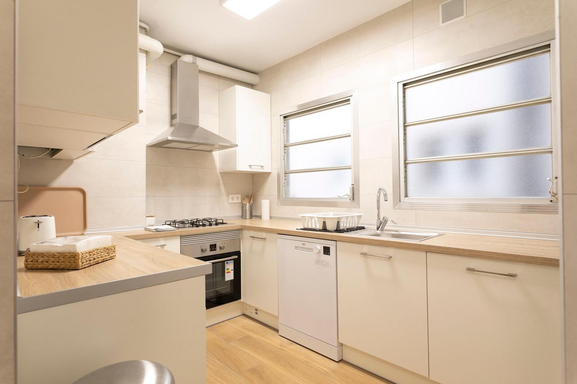Long Term Gran Via Apartment *